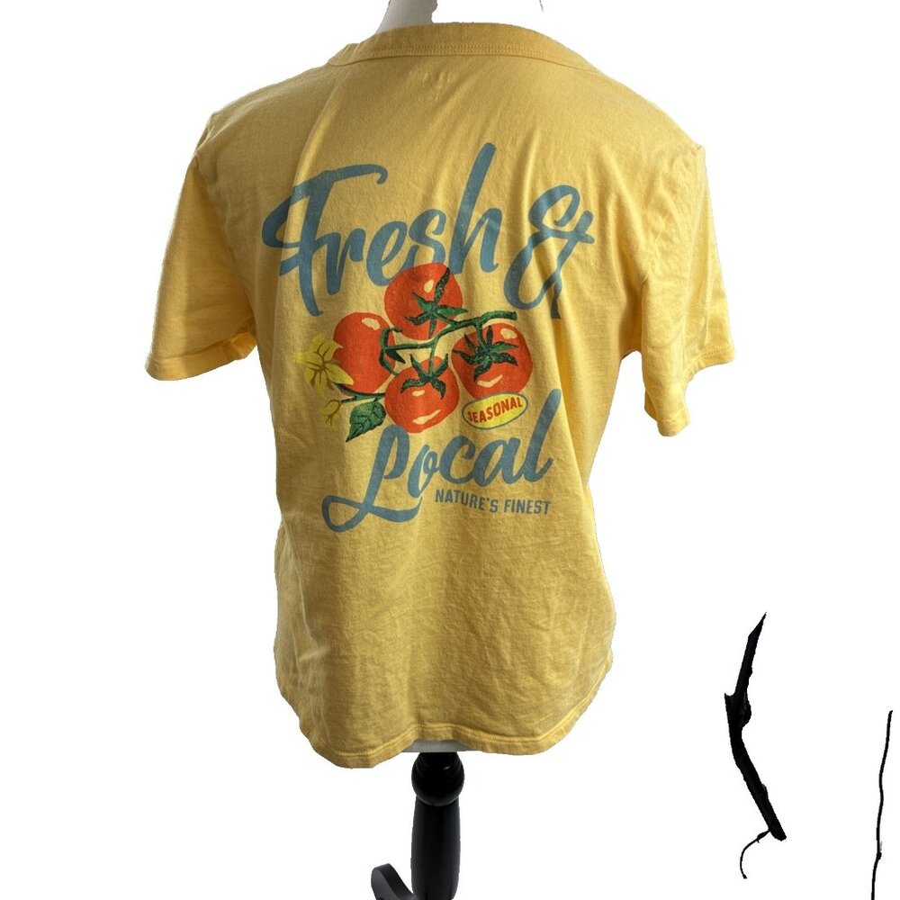 Old Navy Womens T Shirt Fresh Local Graphic Tomato Print Front Back Yellow M - Picture 4 of 7